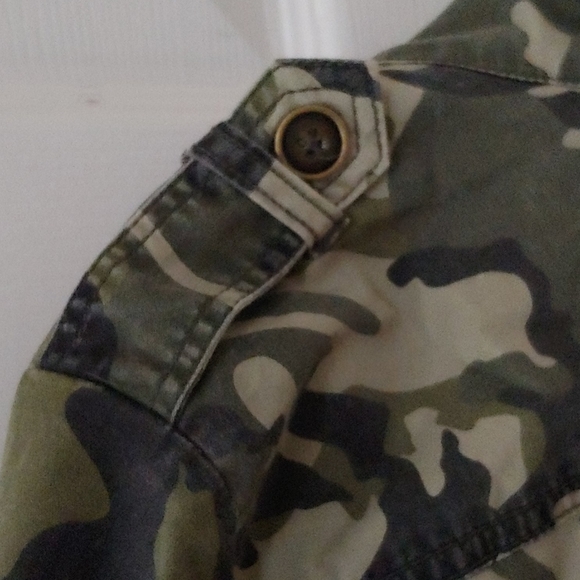 NWOT Love & Legend Camo Jacket - Picture 7 of 7